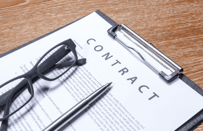 Verifique a forma de contrato e a questão da autoria