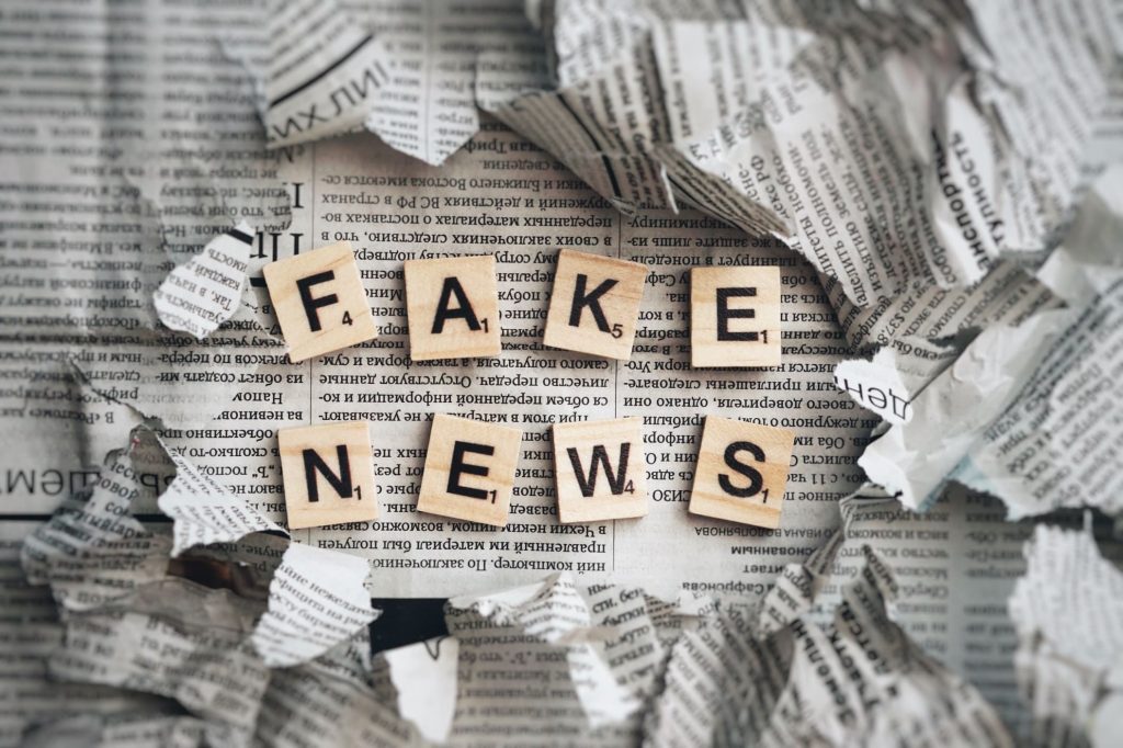A importância dos artigos para combater as fake news