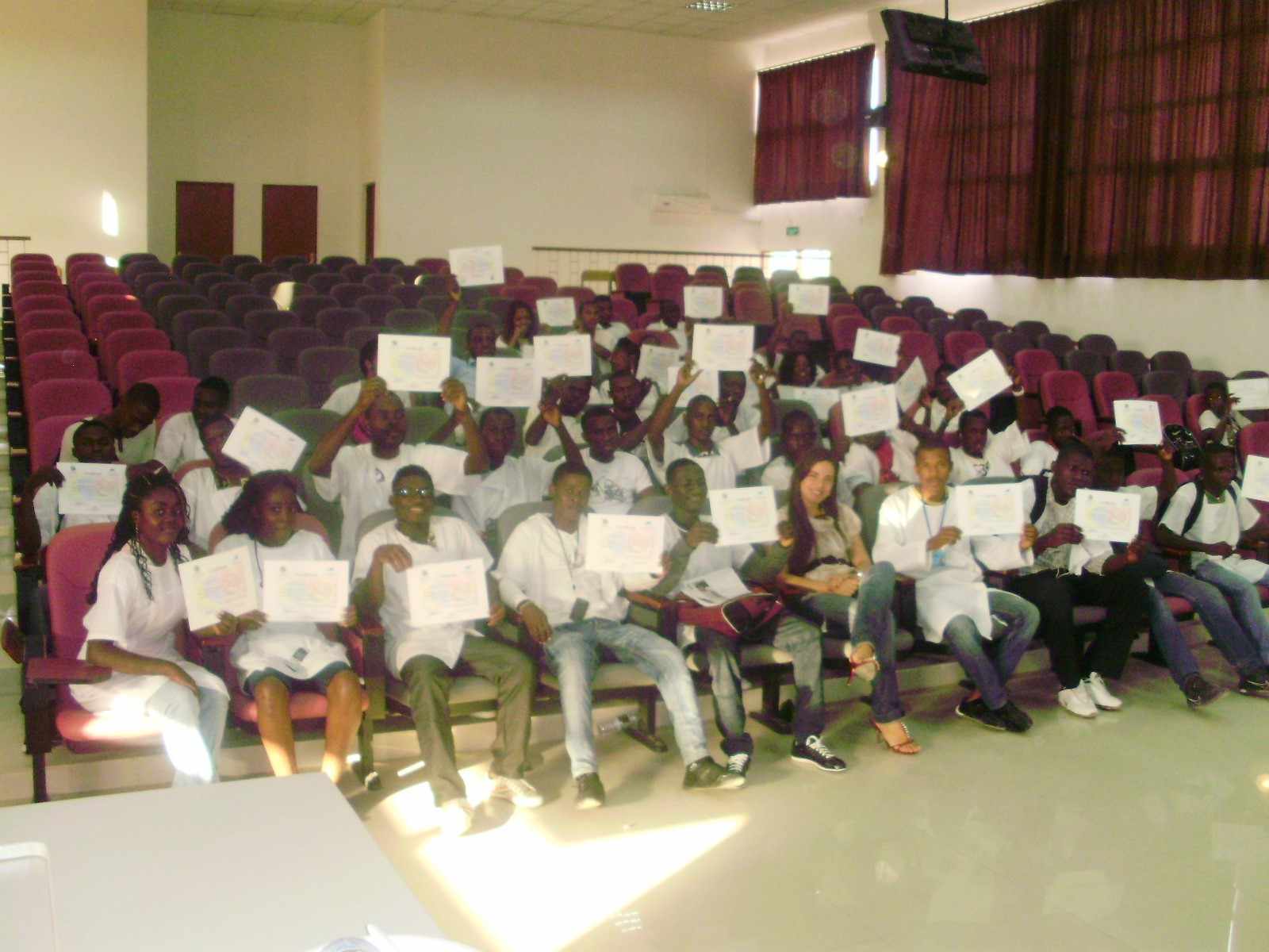 Entrega de Certifica do Curso de AutoCAD. Primeira turma de alunos dos Instituo Médio Politécnico de Angola. 2010 