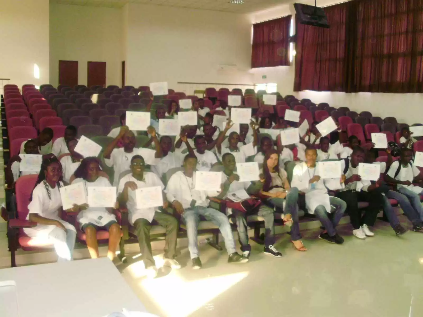 Entrega de Certifica do Curso de AutoCAD. Primeira turma de alunos dos Instituo Médio Politécnico de Angola. 2010