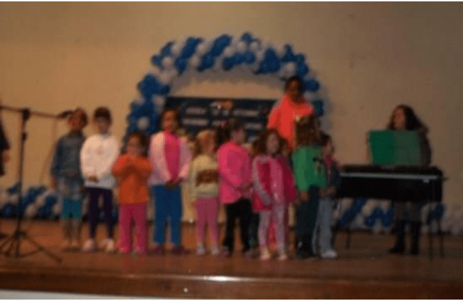 Festa de aniversário da Escola “20 de Setembro”. Fonte: Arquivo da autora – 2012