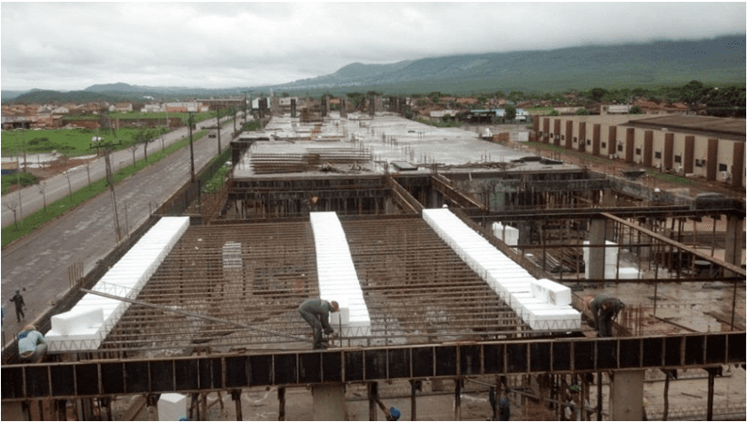 Parte da construção do prédio da UniEvangélica. Fonte: Adriano de Sousa Tavares.