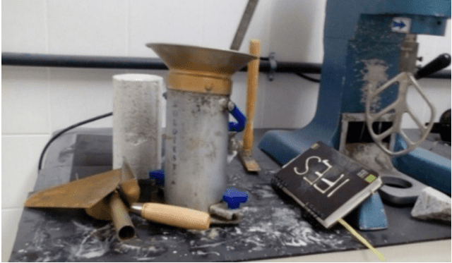 Materiais auxiliares na moldagem dos corpos de prova. Fonte: Elaborado pelo autor.