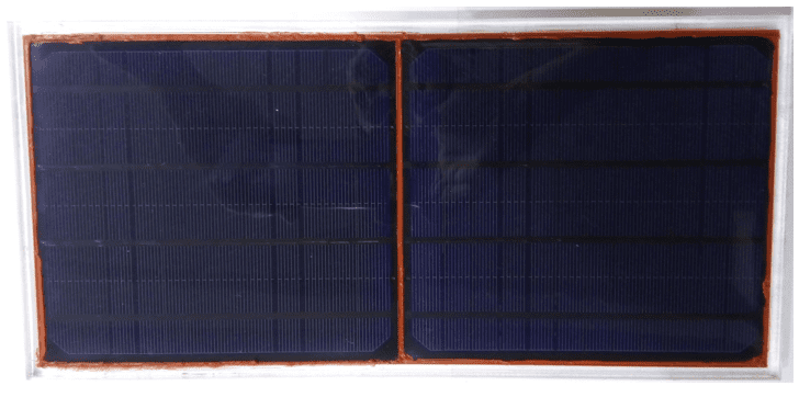 Figura 10: Placa fotovoltaica utilizada no estudo. Fonte: (AUTOR, 2018)