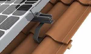 Instalar as placas solares sobre os trilhos e conectar os cabos