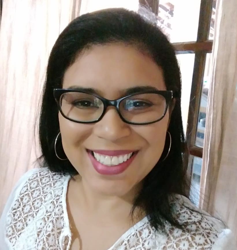 Aline Paula Paz de Oliveira Ferreira