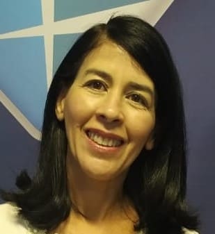 Karla Lourdes Silveira