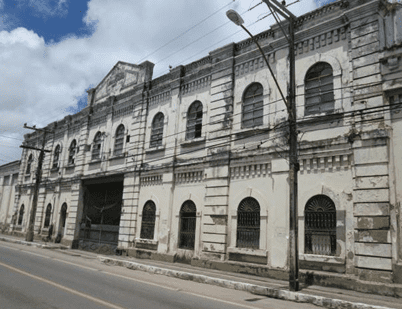 Fachada principal da fábrica na Av. Luiz Tarquínio
