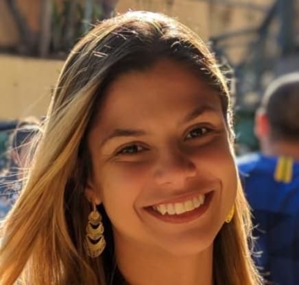 Roberta Teixeira Caetano