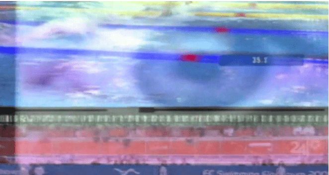 Frame da obra Eastern Fire Swim, Rosa Menkman, 2008