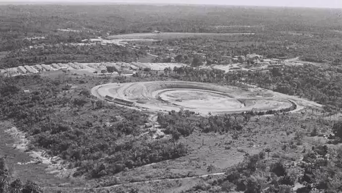 Figura 7 - Terreno onde foi instalada a pedra fundamental e construído o estádio Vivaldão. Fonte: Skyscrapercity, 1963.