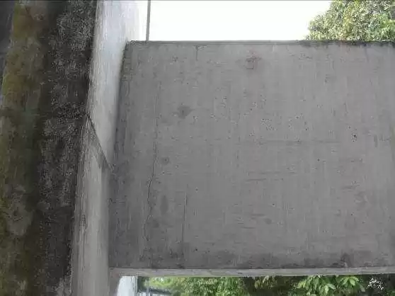 Figura 58-90 º fenditura nella trave in cemento