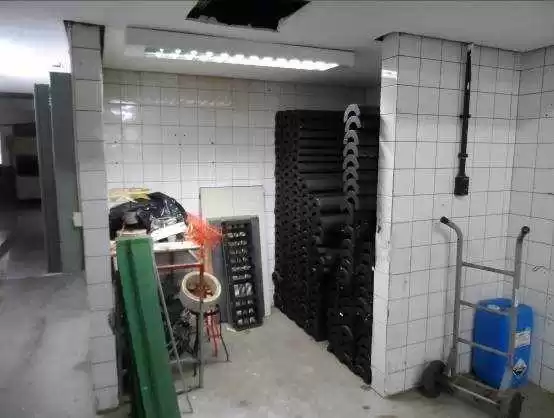 Figura 24-pared, piso y las instalaciones dañadas