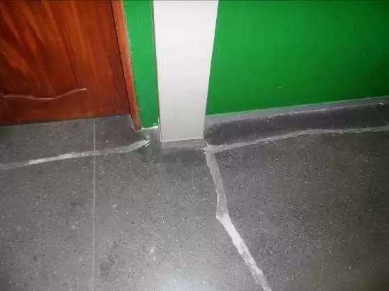 Figura 53-grietas en esta multiplicación de los pilares.