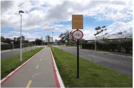 Figura 9 - Ciclovia da Rua Brigadeiro Protásio. Fonte: AUTOR