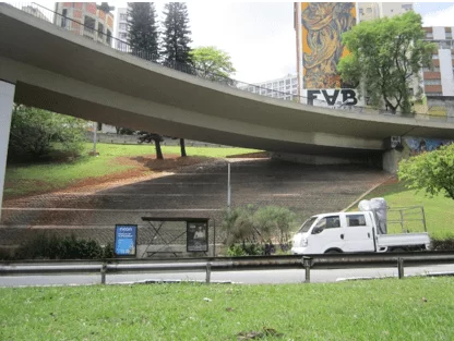 Jardim de chuva na Avenida 23 de maio (região central)