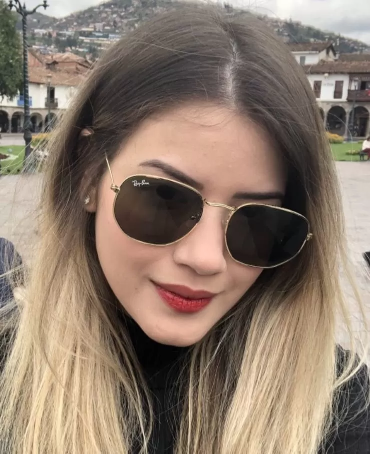 Tiffany Neves de Souza