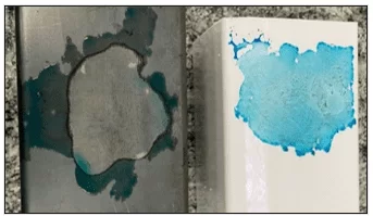 Amostra natural e pintada com corante de alumínio azul